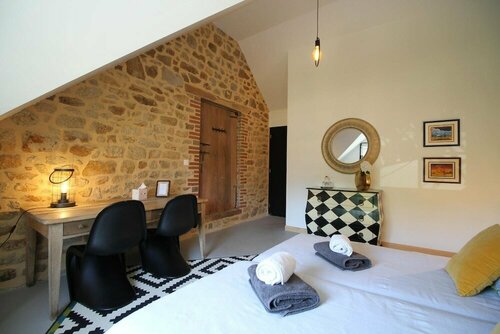 La Sellerie, Book Bed and Breakfast Romagné Frankrig