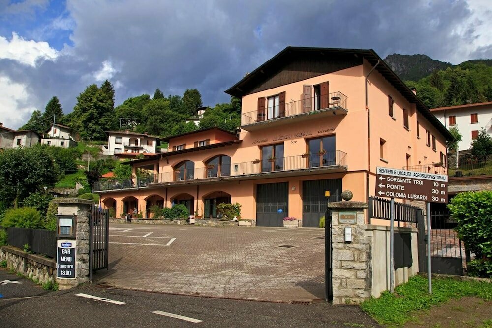 Albergo Ristorante and Hotel Breglia