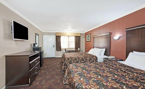 Travelodge by Wyndham Whittier, Забронировать Отель Уитиер Большой Лос-Анджелес