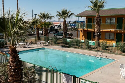 Econo Lodge Inn & Suites Yuma, Забронировать Отель Юма штат Аризона, рядом с Yuma Palms Shopping Center