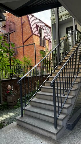 Tiflisi Guest House - Hostel, Rezerwuj Hostel Hotele w Region Tbilisi z Parkingiem, Parking