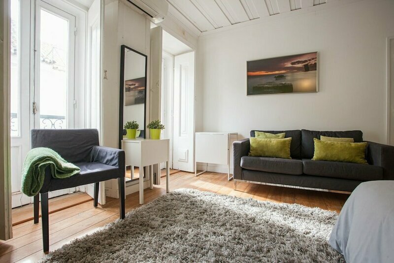Casa Cara Sotão by All In Lisbon