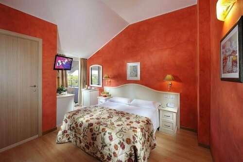 Hotel Jasminum, Забронировать Отель Бибионе-Пинеда Венето
