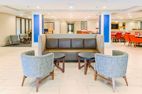 Holiday Inn Express Richmond Airport, an IHG Hotel, Reserva ahora Hotel Henrico County Virginia