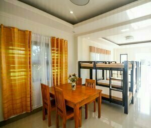 Wyne's Hometel
