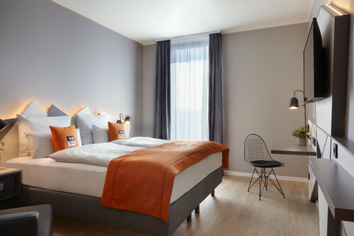 Holiday Inn - the niu, Hub Dusseldorf Messe by IHG, Забронировать Отель Отели Дюссельдорфа с парковкой, Парковка