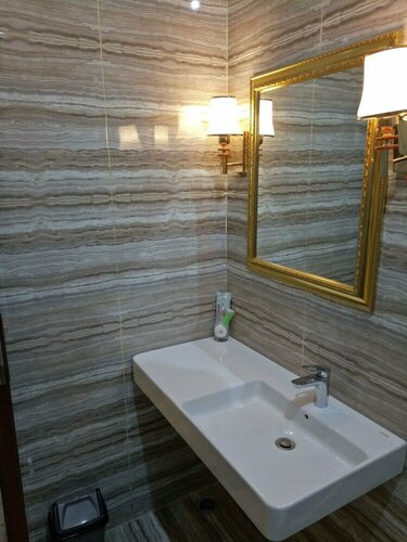 Grand Town Hotel Mandai, Rezervați Hotel Hoteluri în Sulawesi cu parcare, Parcare