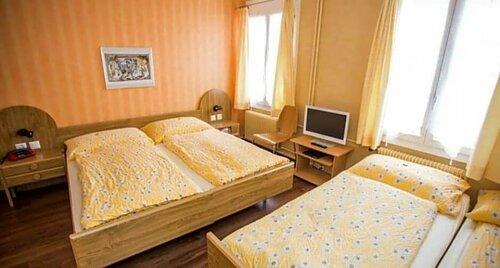 Hotel Sonne Interlaken-Matten, Забронировать Отель Отели Берна кантона с бассейном, Бассейн