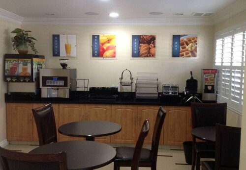 Raincross Hotel Riverside, Забронировать Отель Риверсайд штат Калифорния