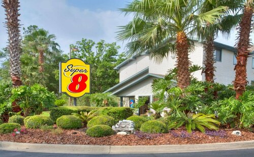 Super 8 by Wyndham Gainesville I-75 Hospital, Book Hotel Hoteller i Gainesville med pool, Swimmingpool