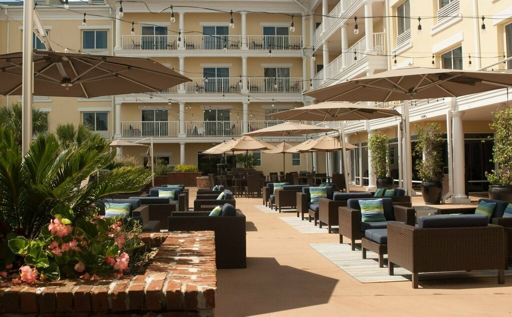Courtyard by Marriott Charleston Waterfront
