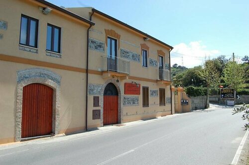 Agriturismo Parra, Забронировать Дом для отпуска Коттеджи Санта-Лучия-дель-Мела, Коттедж