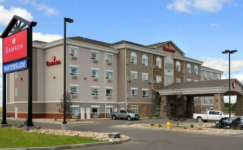 Ramada by Wyndham Wainwright, Book Hotel Wainwright Central Alberta