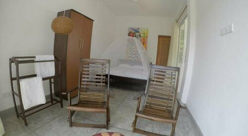 Karma Guesthouse, Забронировать Отель Хиккадува Округ Галле