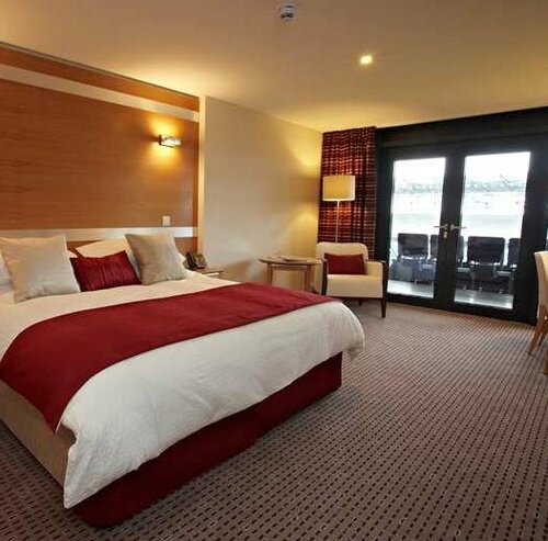 DoubleTree by Hilton Milton Keynes, Book Hotel Milton Keynes Buckinghamshire, near Bletchley Park