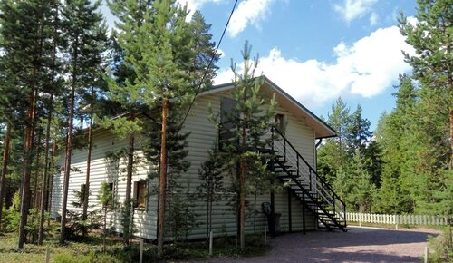 Hvojnyij Guest House, Rezerwuj Pensjonat Hotele w Pryazhinsky District z parkingiem, Parking