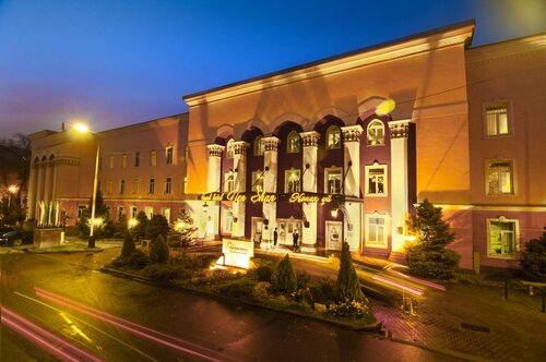 Grand Tien Shan Hotel, Book Hotel Almaty hoteller med pool, Swimmingpool