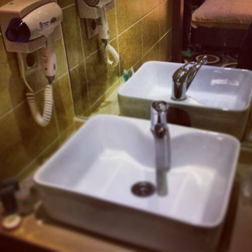 Mildom Premium Hotel