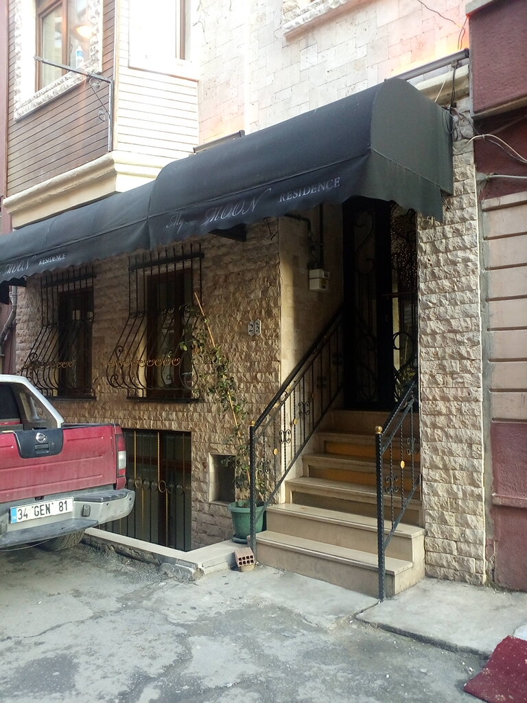 MYMOON Residence