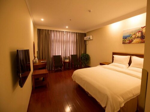 GreenTree Inn Chizhou Changjiang Middle Road Shangzhidu Commerce Square Express Hotel, Book Hotel Hoteller i Chizhou med parkering, Parkering