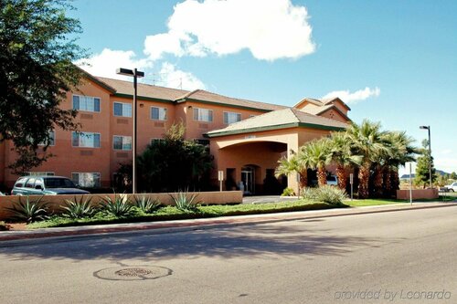 Comfort Inn & Suites Tucson, Book Hotel Hoteller i Tucson med parkering, Parkering