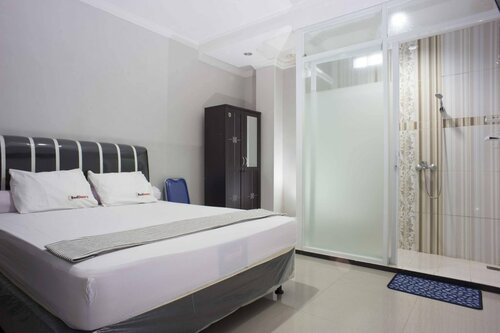 RedDoorz Plus near Blok M Square, Book Pension Hoteller i Jakarta med parkering, Parkering