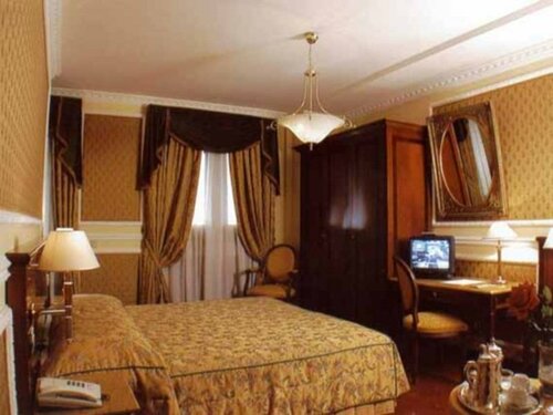 Champagne Palace Hotel, Book Hotel Roma Termini railway station 