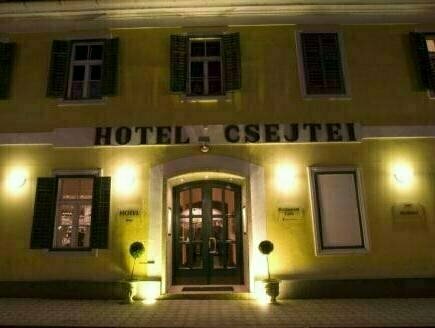 Hotel Csejtei, Rezervați Hotel Hoteluri în Feldbach cu parcare, Parcare