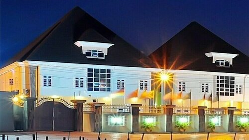 Brighams Suites, Boek Hotel Hotels in Badagry met parkeren, Parkeren