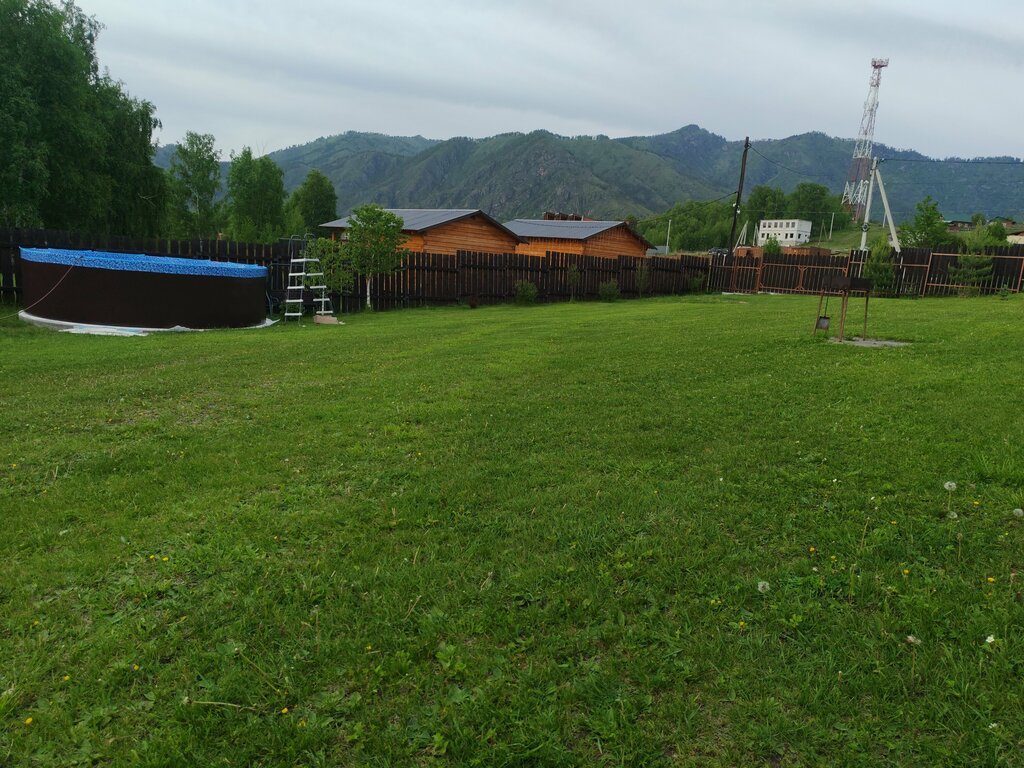 Земляничная 33