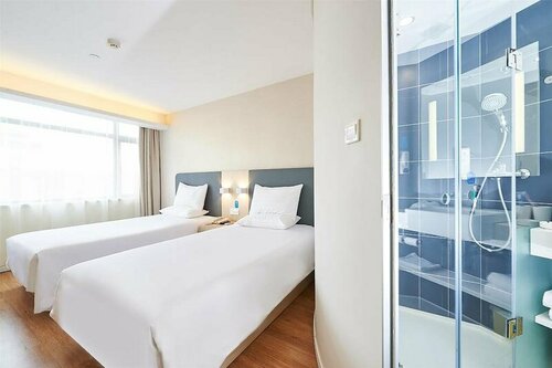 Shanghai International Youth Hostel National Convention & Exhibition Center