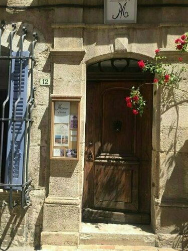 Le "M" Maison d hôtes, Забронировать Отель Рьез Valensole Plateau