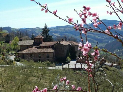 Castel Martino, Prenota Hotel Cortemilia Langhe