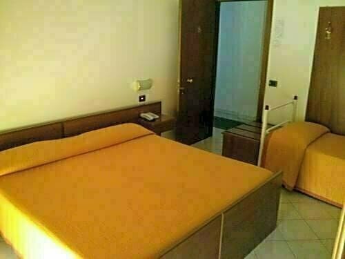 Albergo Shine, Varaa Hotelli Hotellit Marche pysäköinnillä, Pysäköinti