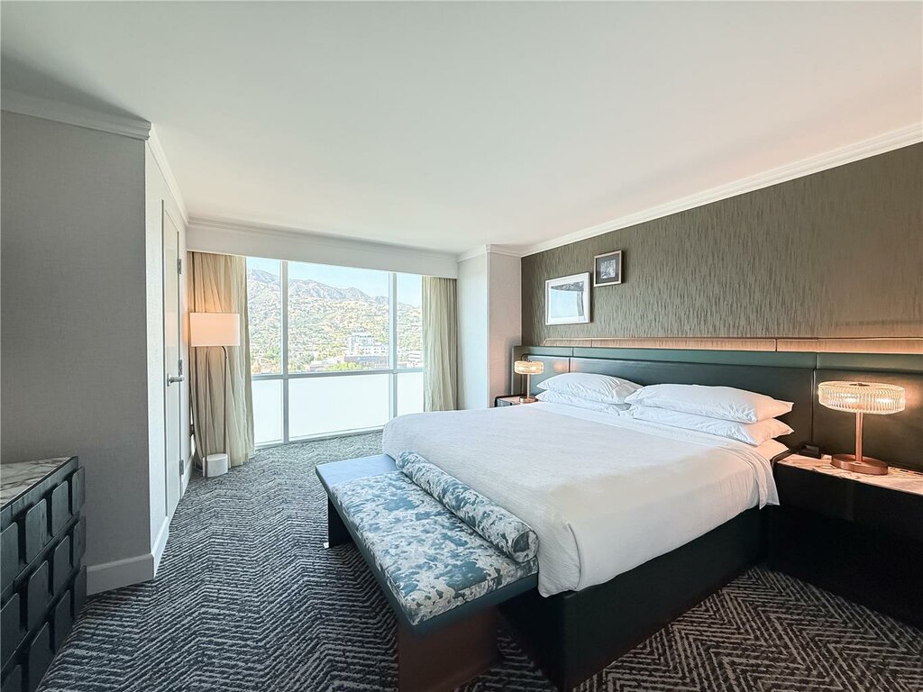 Embassy Suites by Hilton Los Angeles Glendale