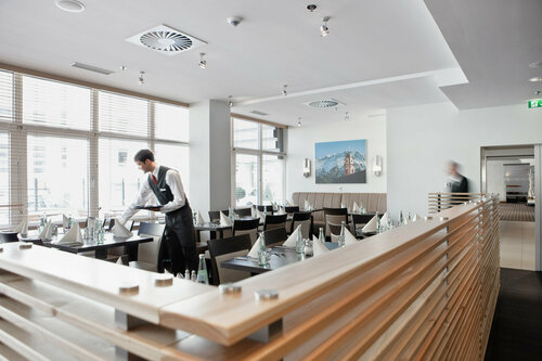 Holiday Inn Munich City Centre by IHG, Забронировать Отель Отели Мюнхена по системе «всё включено», рядом с KinderReich, Всё включено
