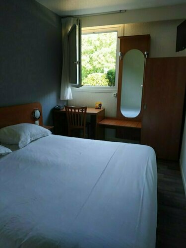 Hotel - Restaurant du Lac - Agen, Забронировать Отель Ажен Lot-et-Garonne, рядом с Стадион Armandie