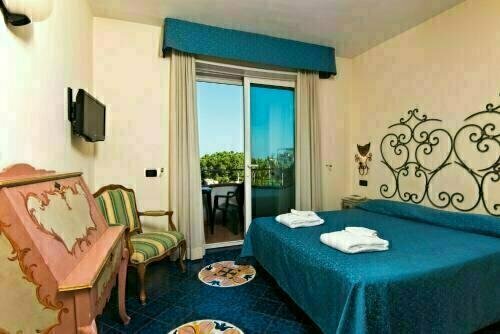 Hotel Terme Don Pepe, Забронировать Отель Отели в центре Лакко-Амено, в центре, Завтраки