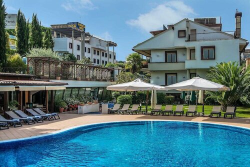 Hotel La Giocca, Rezervați Hotel Hoteluri în Castel Giubileo cu piscină, Piscină