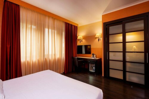 Best Western Gorizia Palace, Забронировать Отель Отели Гориция 4 звезды, рядом с Выставочный центр "Фьере-Горициа", 4*