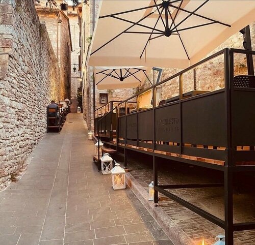 Hotel il vicoletto, Book Hotel 3-stjernede hoteller i Assisi, 3*