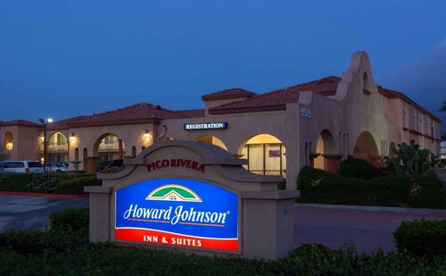 Howard Johnson Hotel & Suites by Wyndham Pico Rivera, Забронировать Отель Пико Ривера Большой Лос-Анджелес