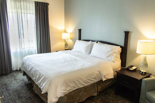 Staybridge Suites Minot by IHG, Забронировать Отель Майнот штат Северная Дакота