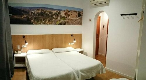 Hostal Restaurante Cornella, Reservar Hotel Cornella de Llobregat Baix Llobregat