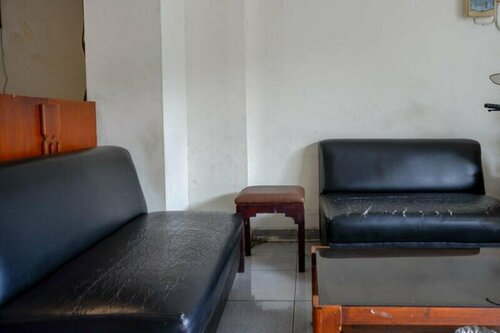 RedDoorz near Tugu Yogyakarta, Boek Hotel Hotels in Yogjakarta met parkeren, Parkeren