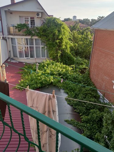 Константа, Забронировать Гостевой дом Отели Берега Геленджика с парковкой, Парковка