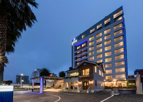 Holiday Inn Express Hotels & Suites Quito, Reservar Hotel Hotéis em La Floresta com estacionamento, Estacionamento