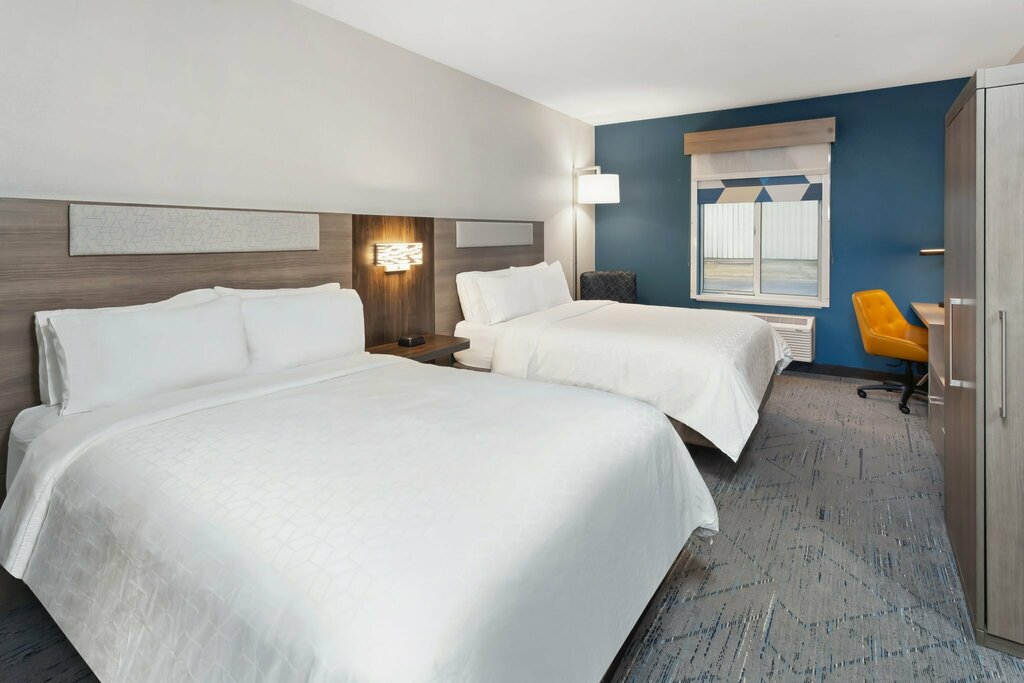Holiday Inn Express & Suites Pekin