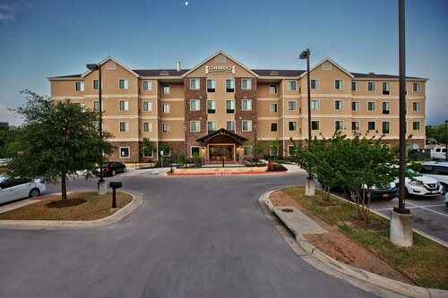 Staybridge Suites Austin South Interstate Hwy 35 by IHG, Забронировать Отель Остин Greater Austin, рядом с Century South Shopping Center