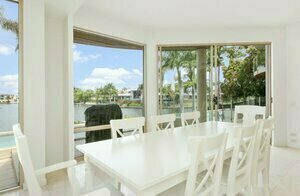 Stunning 4BD Waterfront Paradise With Pool, Prenota Hotel Hotel a Queensland con piscina, Piscina
